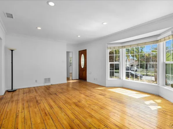 463 S Crescent Dr, Beverly Hills, CA 90212