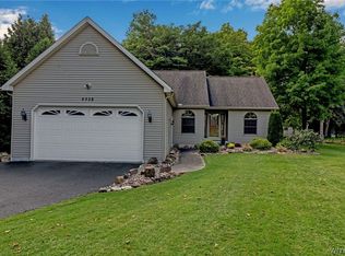 4528 Plank Rd, Lockport, NY 14094