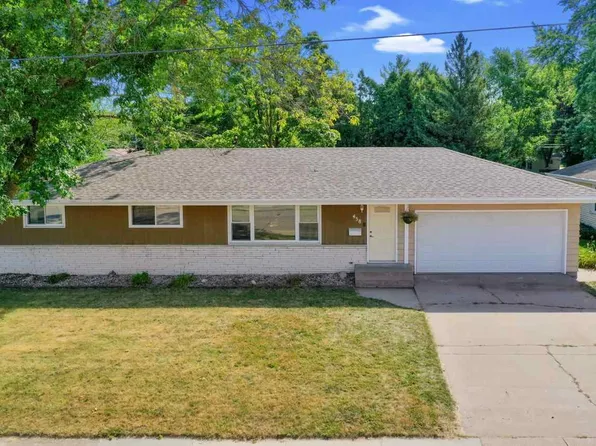 438 N Eagle St, Oshkosh, WI 54902