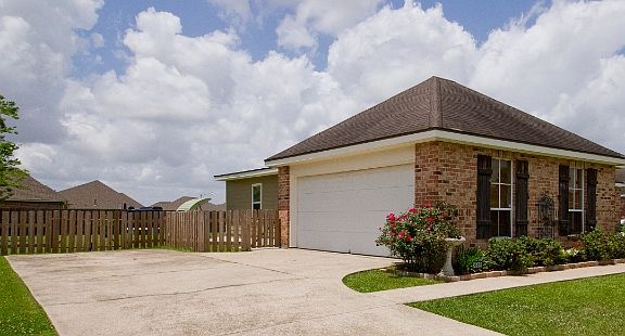 2nd image of 310 Deer Meadow Blvd