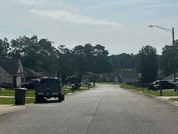 Exterior Neighborhood (street photo)