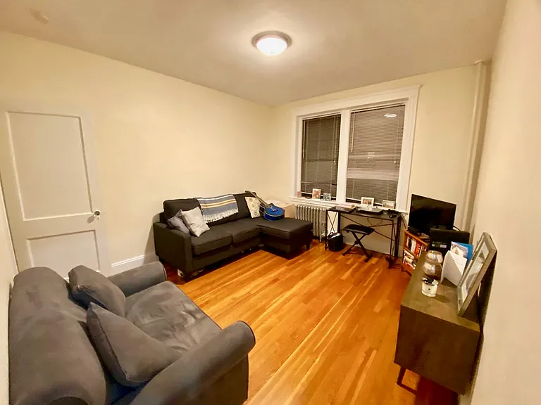 185-7 Chestnut Hill Ave — Photo 3