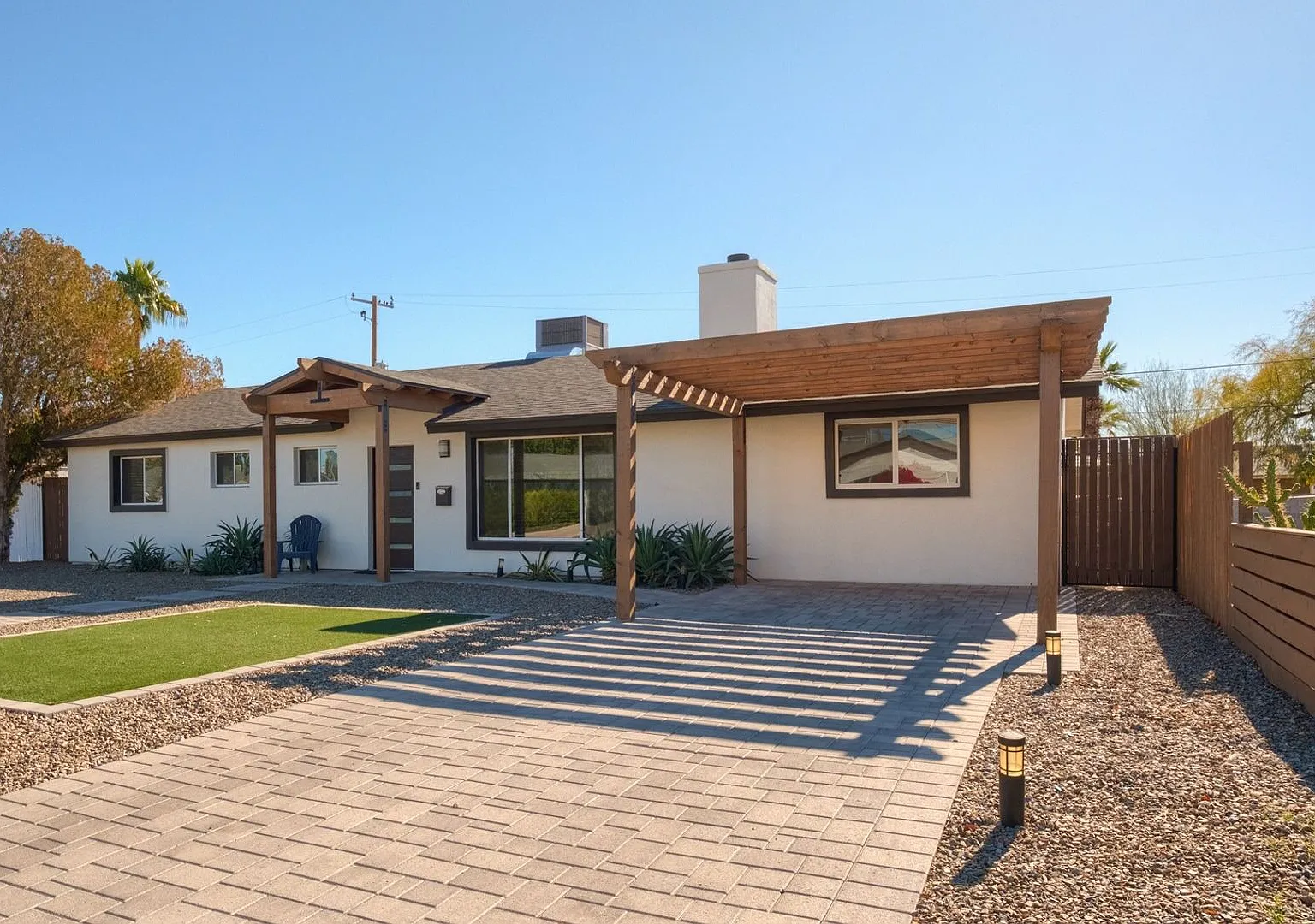 Charming 4BR House in Scottsdale — Photo 1