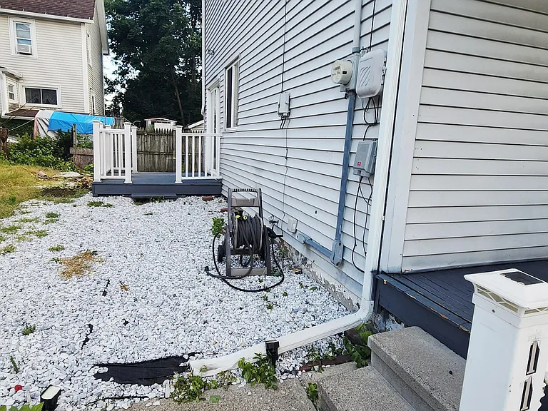 110 Ash St — Photo 2