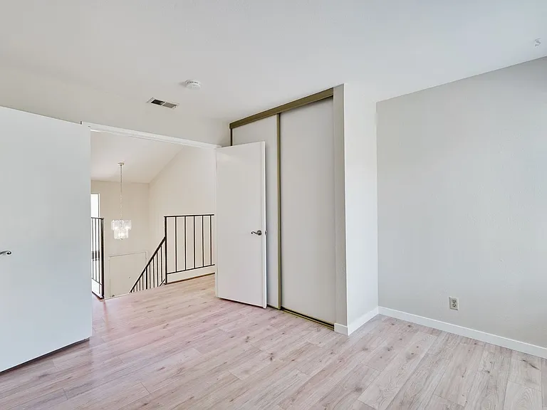 6651 Bunker Hill Ct — Photo 22