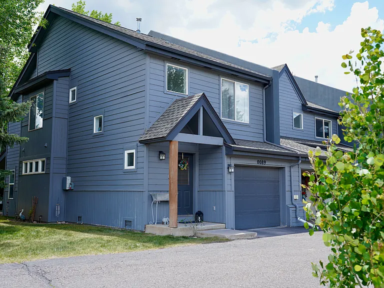 End Unit Townhouse