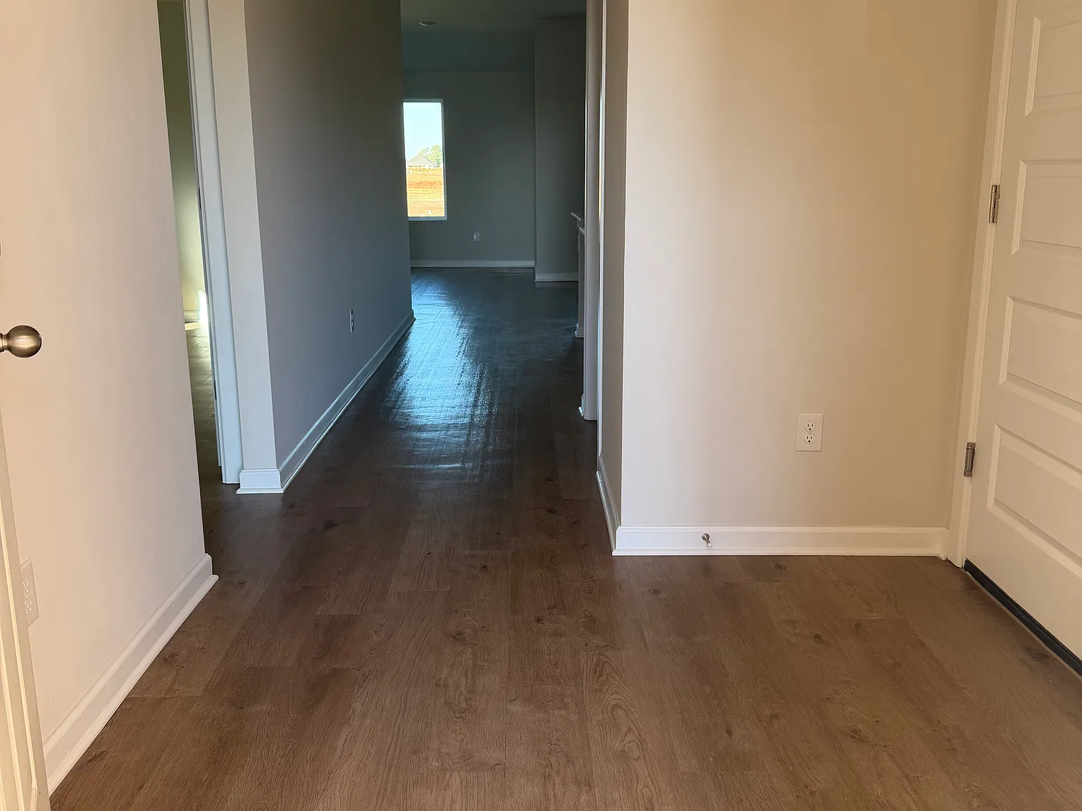 3 bed, 1576 sqft, $1,700 — Photo 2