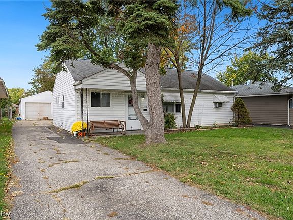 3rd image of 382 Gayle Dr