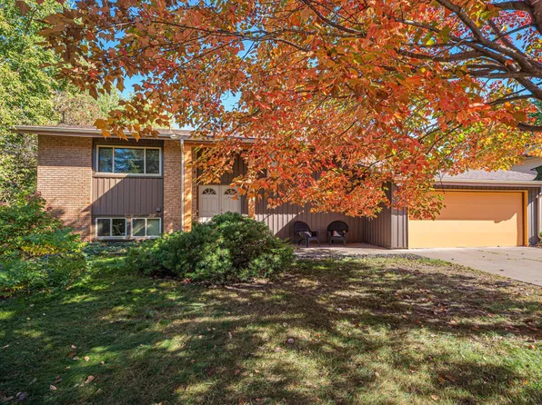 6181 Benjamin St NE, Fridley, MN 55432