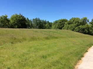 416 Falcon Ridge Dr, Burlington, WI 53105