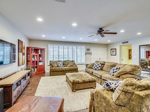 5th image of 2936 E Cannon Dr