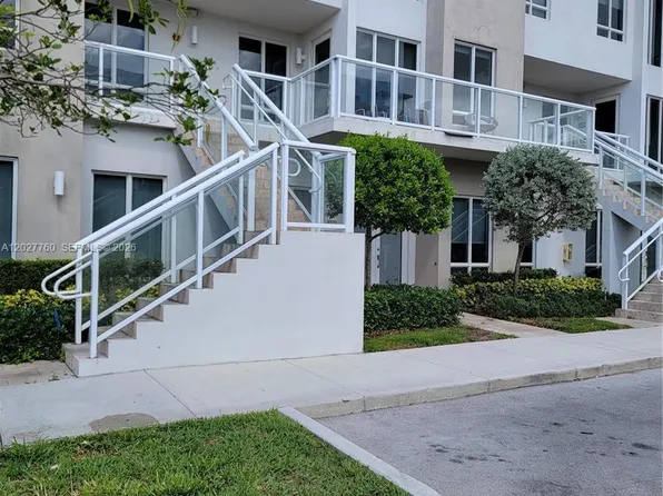 6310 NW 103rd Pl APT 202, Doral, FL 33178