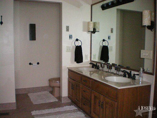 double sinks in master bath