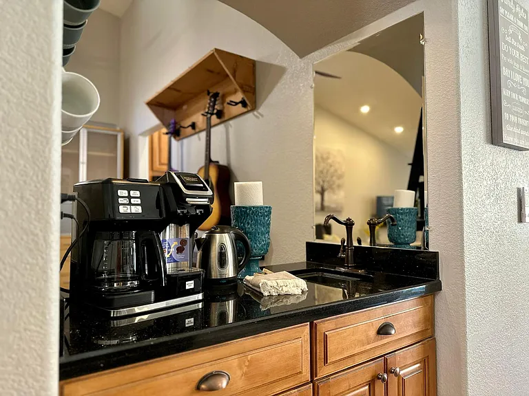 10918 W Bermuda Dr — Photo 11