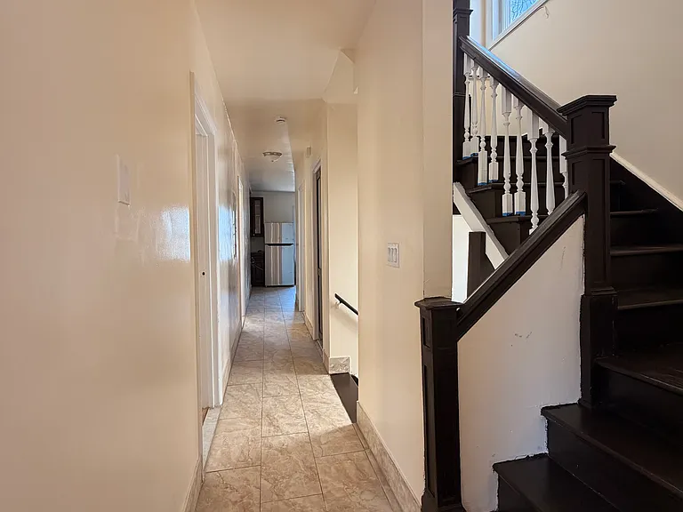 310 S 7th Ave — Photo 3