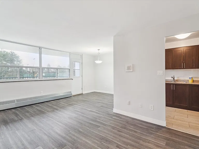 370 McCowan Rd — Photo 12