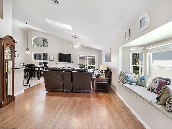 3rd image of 17414 Summer Oak Ln