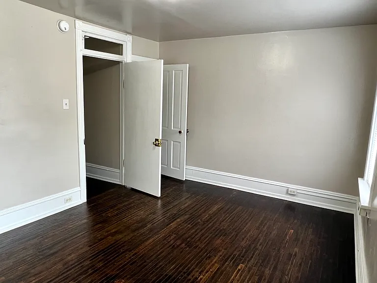 539 E Fulton St — Photo 18