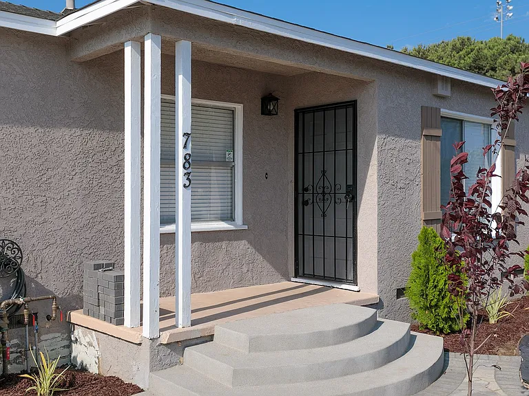 783 E Grand Ave — Photo 27