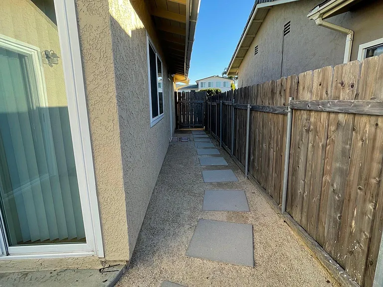 3952 Shenandoah Dr — Photo 19