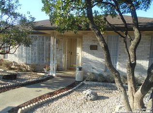 205 Fenwick Dr, Windcrest, TX 78239