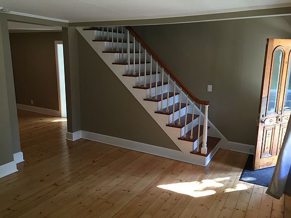 Living room (repainted)