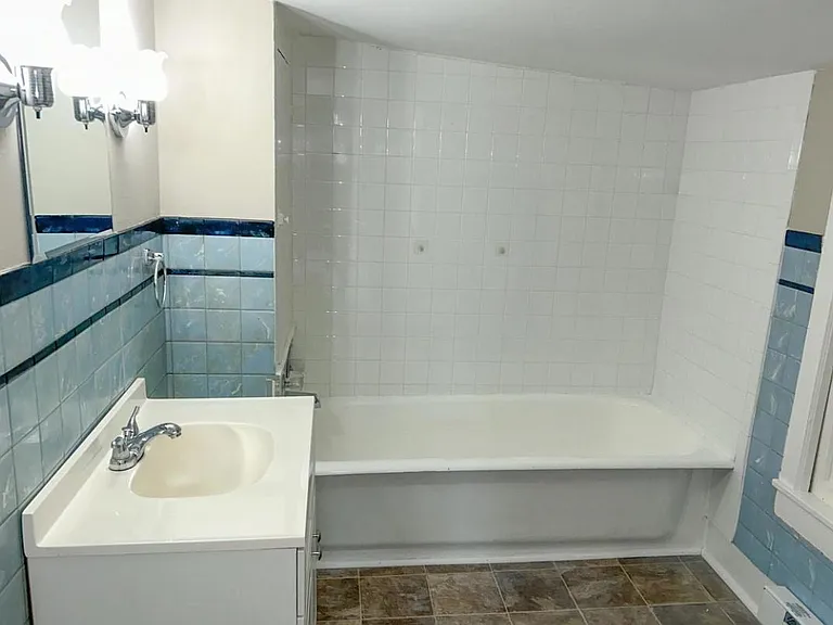 403 Delaware Ave — Photo 22
