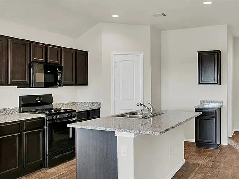 120 Brody Ln — Photo 8