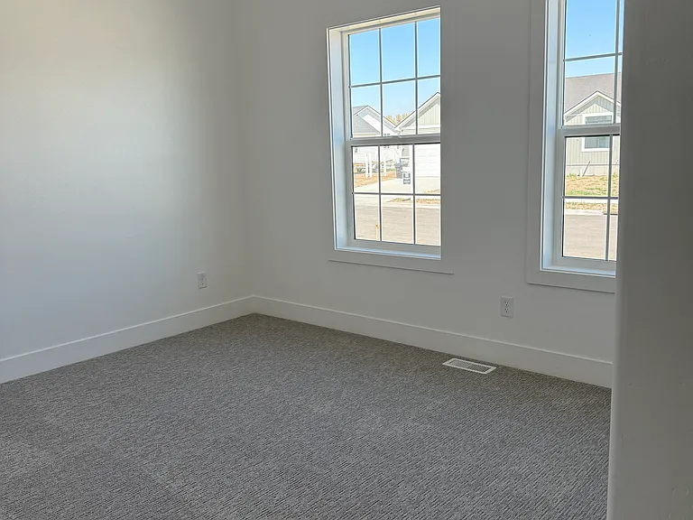 6890 Chapelle Ave — Photo 6
