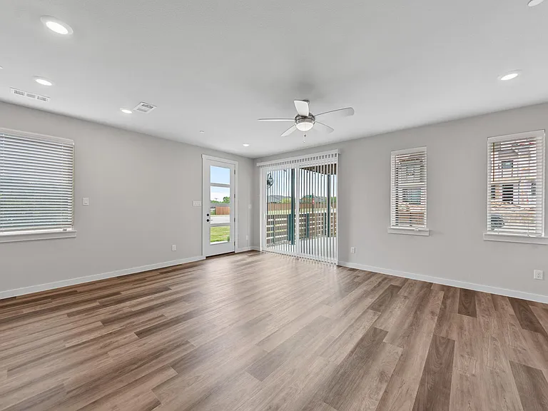 800 Emerling Dr — Photo 8
