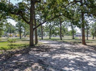 8035 Wixon Oaks Dr, Bryan, TX 77808
