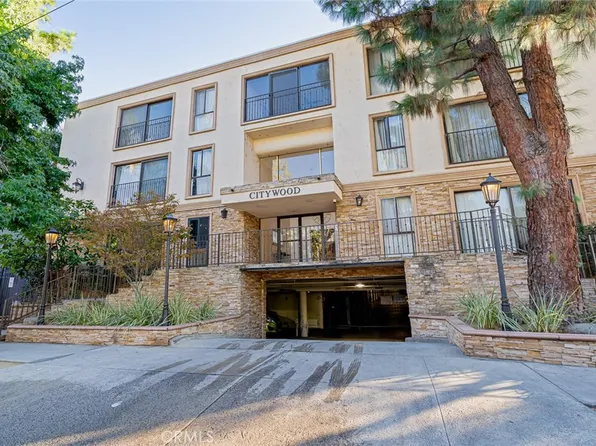 15344 Weddington St, Van Nuys, CA 91411