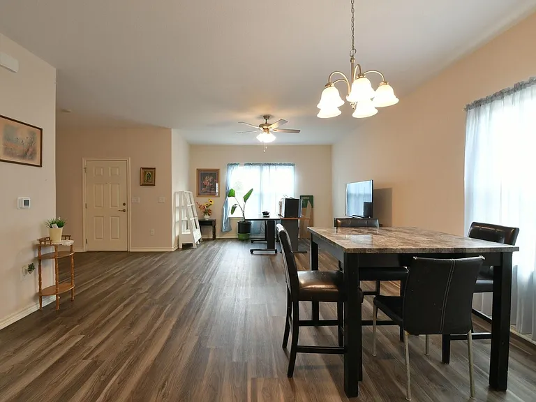 5817 Gaston St — Photo 13