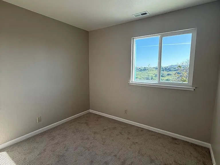 253 Green Meadow Dr #C — Photo 13