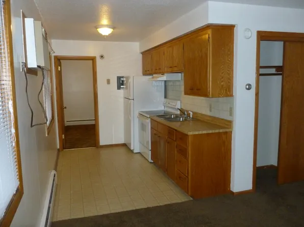 1209 8th Ln APT 8, Anoka, MN 55303