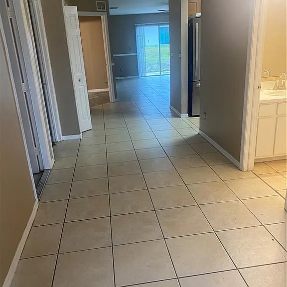 2402 Lantana Ave #2402 — Photo 2