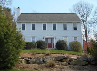 77 Highland View Dr, Sutton, MA 01590