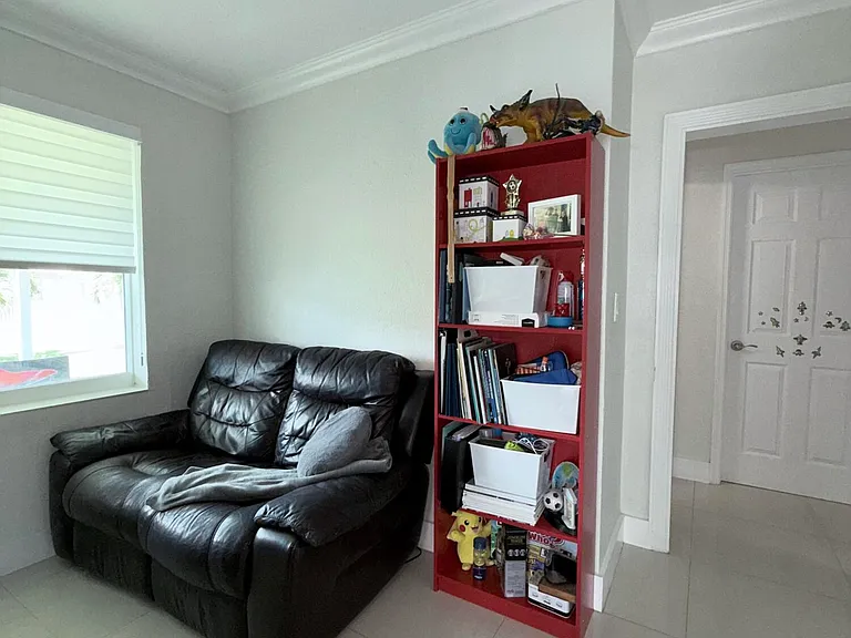 9235 SW 41st St — Photo 35