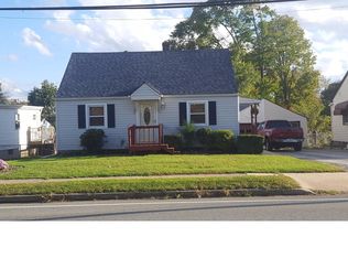 42 Dutton Mill Rd, Aston, PA 19014