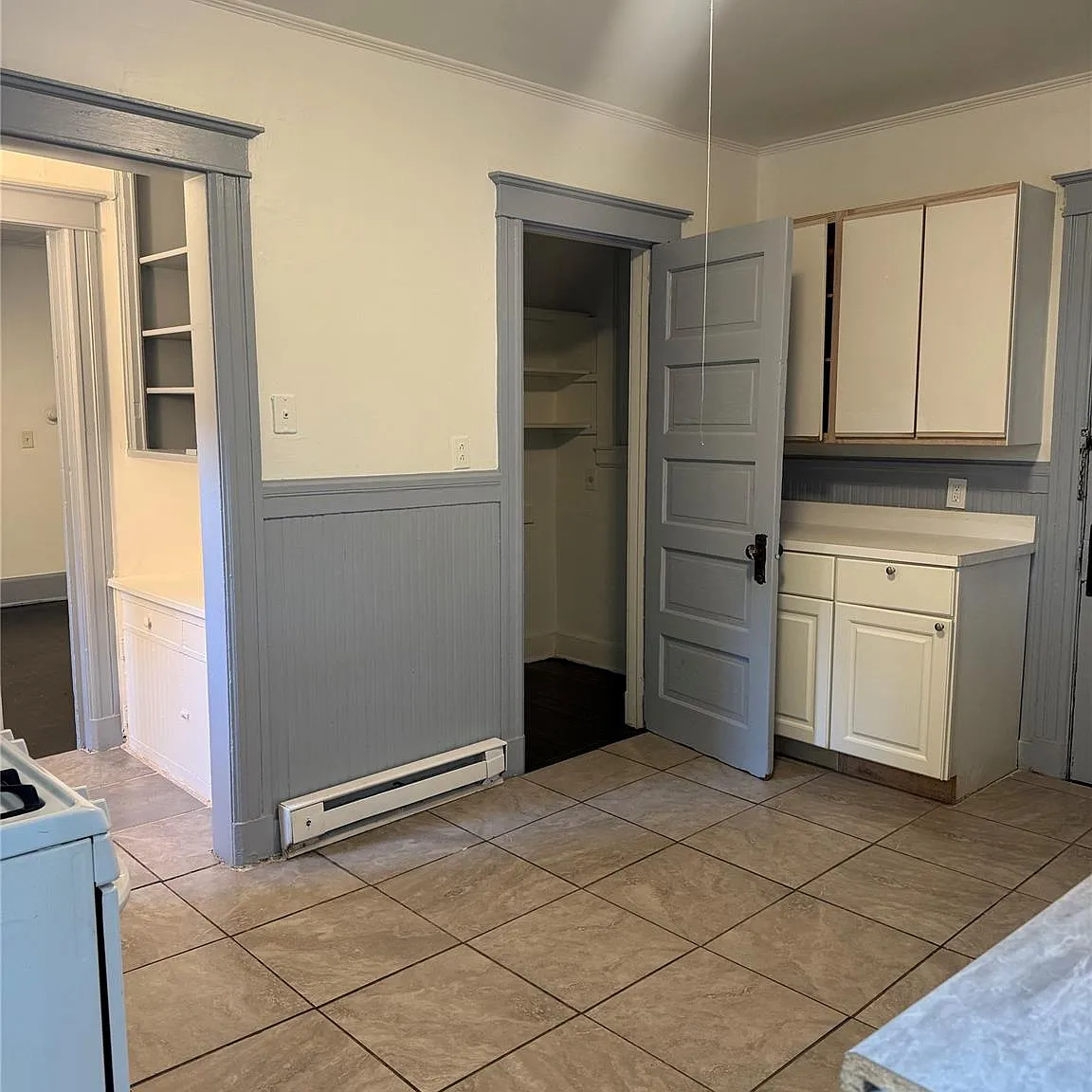 3 bed, 1.0 bath, 1092 sqft, $2,450 — Photo 3