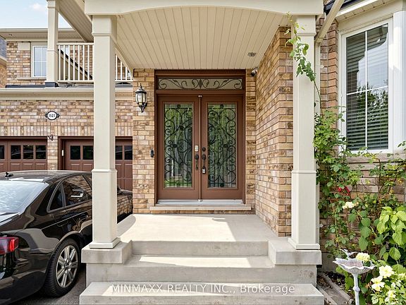 2nd image of 1527 Morse Pl