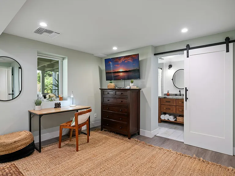 305 Neptune Ave — Photo 33