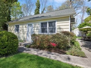 32 Rose Ave, Southampton, NY 11968