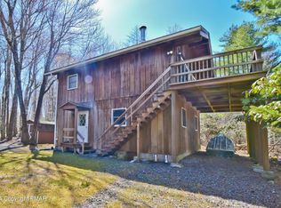 371 Stillwater Dr, Pocono Summit, PA