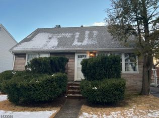 80 Green Tree Rd, Clifton, NJ 07013