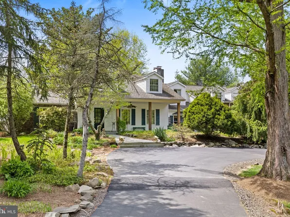 65 Covered Bridge Rd, New Hope, PA 18938