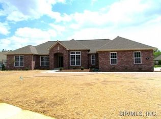 708 Chatsworth Ct, O'Fallon, IL 62269