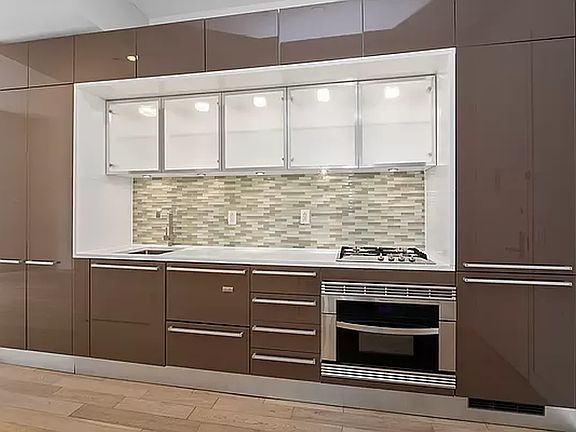 2nd image of 75 Wall St #21L