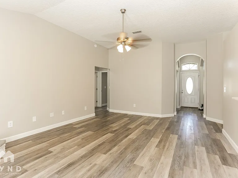 4350 Jiggermast Ave — Photo 5