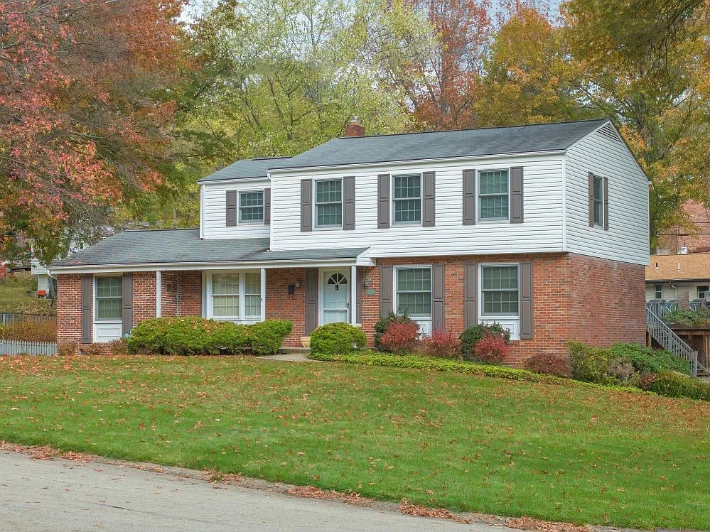5989 Leprechaun Dr photo 1